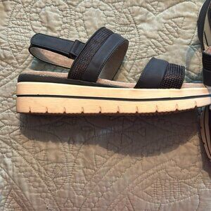 White Mountain sandals